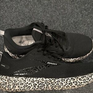 Brooks Black Sneakers with Leopard Print